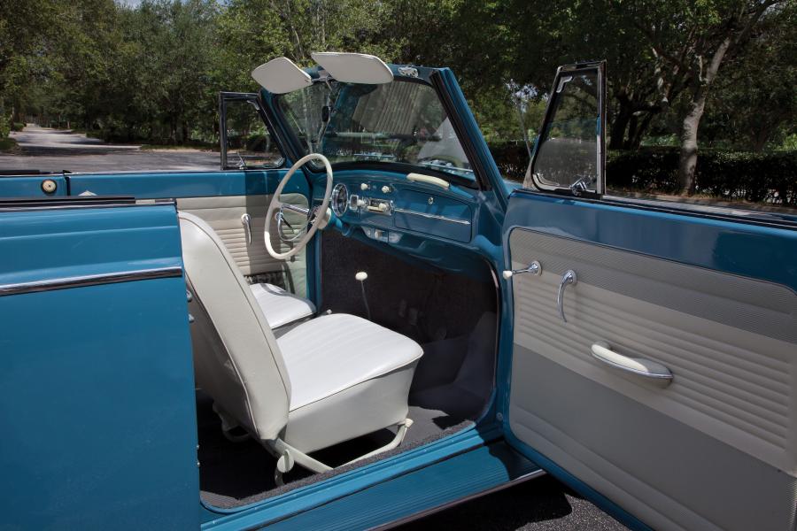  Volkswagen Beetle Cabriolet White Roof 1963 года  (фото 10 из 18)
